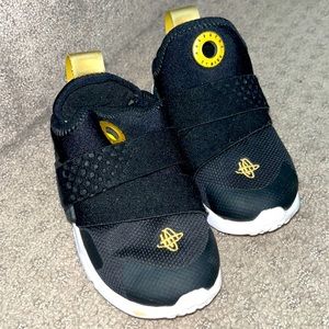 Toddler Nike Huarache- slip on
